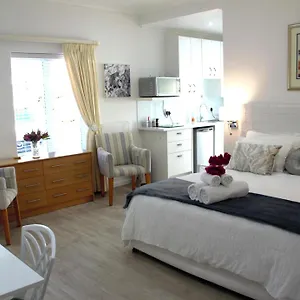 Summer Place, Constantia, Guest house